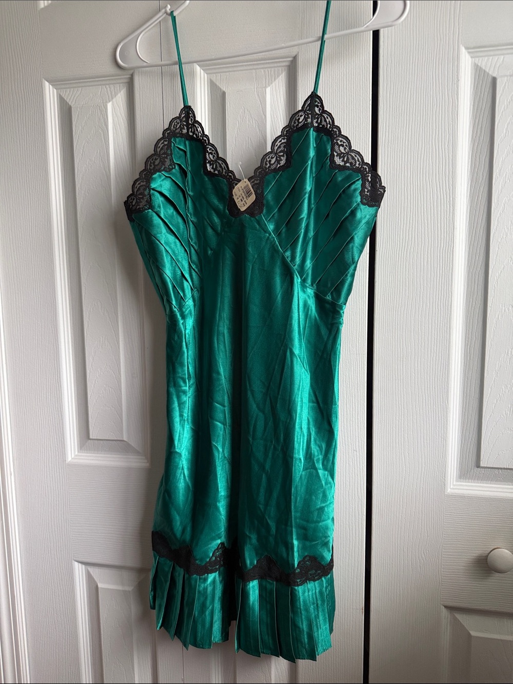 Vintage Gold Label Victoria's Secret Green Satin Lace Trim Slip M NWT Deadstock